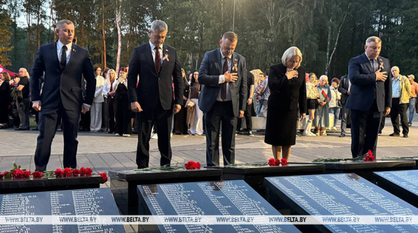 "Здесь сердце разрывается от боли". На мемориале "Ола" почтили память жертв Великой Отечественной войны&nbsp;