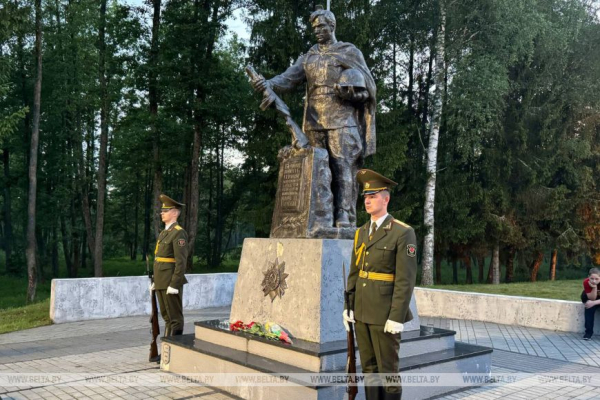 "Здесь сердце разрывается от боли". На мемориале "Ола" почтили память жертв Великой Отечественной войны&nbsp;