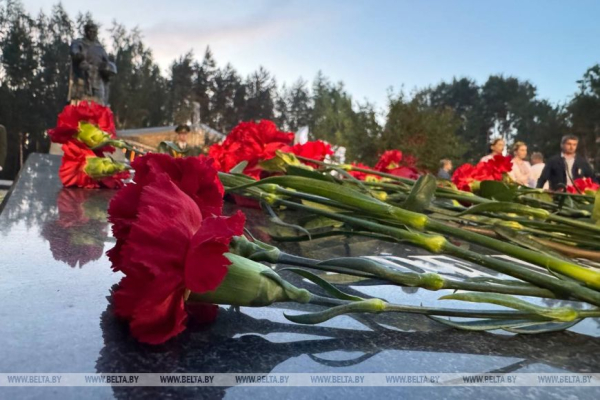 "Здесь сердце разрывается от боли". На мемориале "Ола" почтили память жертв Великой Отечественной войны&nbsp;